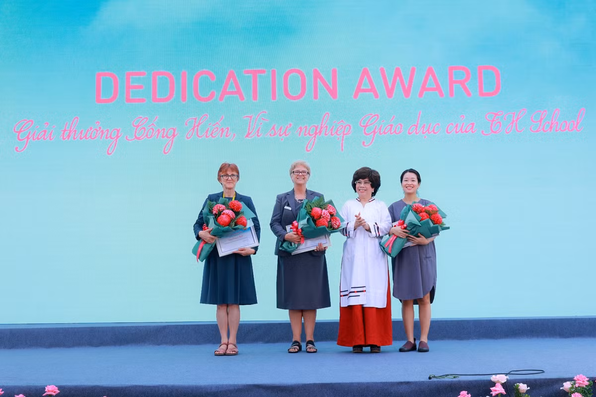 Giao vien quoc te hao hung voi le khai giang Viet Nam-Hinh-2