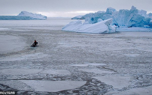 Theo đó, đây sẽ là một cuộc đại di cư của nhân loại với hàng trăm triệu người buộc phải rời bỏ nơi ở của mình để đến những khu vực mới có nhiệt độ ấm áp hơn. Theo một số ước tính, toàn bộ Bắc Mỹ, Canada, Châu Âu và Bắc Á sẽ bị bao phủ hoàn toàn trong những lớp băng và tuyết dày.