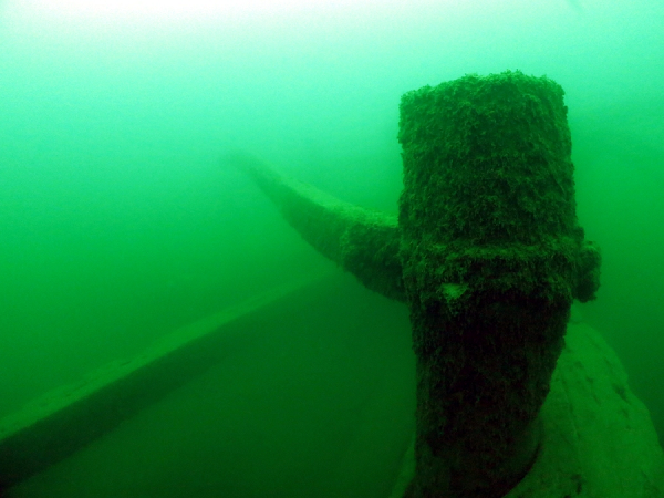 Theo các chuyên gia, có thể phần lớn tàu thuyền bị chìm ở hồ Erie vào thế kỷ 17 và 18. Tuy nhiên, hầu hết những tàu này đều khá nhỏ và điều này khiến những người thợ lặn ngày nay khó có thể tìm thấy chúng. Vì vậy, những hoạt động thăm dò và phục dựng tập trung vào những con tàu bị chìm dưới đáy hồ Erie trong thế kỷ 19 và 20.