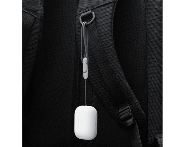  Phụ kiện này vừa được Apple niêm yết trên website của hãng với giá 12,95 USD. Dây đeo có tên Incase Lanyard, được thiết kế khá đơn giản, dài 23,5 cm, dùng chất liệu dây bện màu ghi và kẹp bằng nhựa trắng.