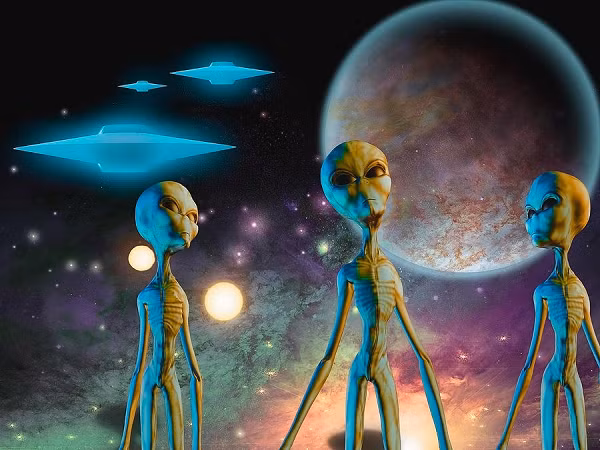 Ông Hellyer cho hay: "Một trong số các trường hợp xảy ra vào thời Chiến tranh Lạnh, đó là vào năm 1961, có khoảng 50 đĩa bay đã bay theo hướng nam, từ Nga tới khắp các nước châu Âu".