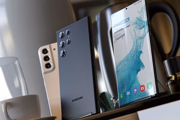 Tin đồn về camera này đã gây sự quan tâm lớn từ cộng đồng SamFan trong thời gian gần đây. Tuy nhiên, một rò rỉ khác cho biết chiếc flagship mới sẽ vẫn dùng cảm biến ISOCELL HP1 cũ.