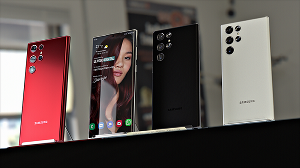 Trong bộ tứ Galaxy S 2022, Galaxy S22 có kích cỡ màn hình tương đương với iPhone 14 và xứng đáng để so sánh. Với hiệu năng top đầu phân khúc Android, Galaxy S22 tự tin xử lý mọi tựa game di động, đa nhiệm và mọi nhiệm phụ phức tạp.