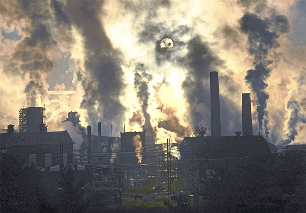 Làm mát Trái Đất bằng cách này yêu cầu việc "bơm" SO2 vào tầng bình lưu ở các vĩ độ thấp. Lượng vật chất ấy sau đó sẽ được phân bố toàn cầu bởi gió và đến vùng cực ở bán cầu nó được xả vào, tạo ra một lớp "khiên" phản chiếu.