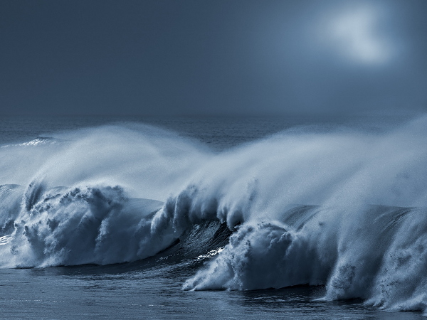 Do đó, có thể "tẩy trắng" các đám mây bằng cách tạo ra nhiều sol khí từ nước biển hơn. Điều này có thể đạt được ở gần Bắc Cực thông qua việc triển khai các thuyền có máy bơm và vòi phun.