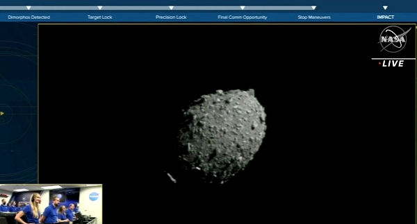 DART được phóng từ California (Mỹ) vào ngày 24/11/2021, mục tiêu là Dimorphos với đường kính 160 m, quay quanh một tiểu hành tinh khác có tên Didymos (đường kính 780 m).