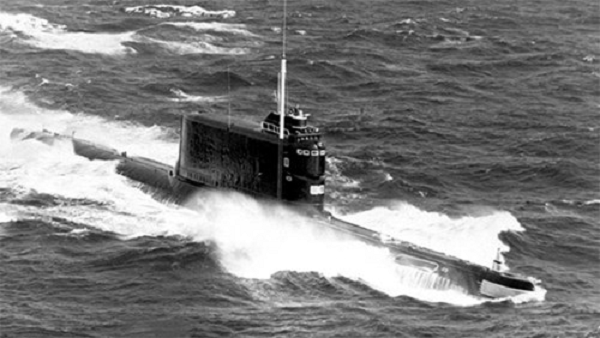 Cả bốn chiếc tàu ngầm trên đều mất tích một cách kỳ lạ trong lòng nước ở độ sâu hàng nghìn mét khi đang làm nhiệm vụ. Bất chấp mọi nỗ lực tìm kiếm của các nhà chức năng, tất cả đều đi vào ngõ cụt khi người ta không thể tìm ra bất cứ mãnh vỡ hay manh mối gì.