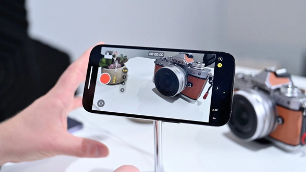 Mặc dù chưa bằng các máy ảnh chuyên dụng, ảnh và video được chụp bằng camera siêu rộng trên iPhone 14 Pro vẫn có chất lượng đáng nể.