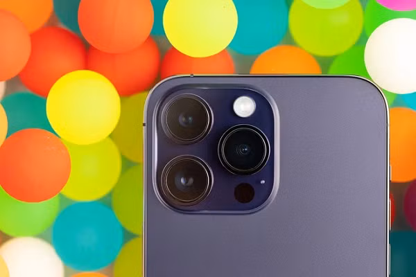 Trong thông tin nội bộ đó, Táo khuyết cho biết họ đã "ghi nhận tình trạng và đang nghiên cứu đưa ra hướng xử lý". Apple còn nói thêm rằng người dùng sẽ gặp lỗi treo máy này khi khôi phục dữ liệu từ iCloud hoặc dùng phương thức Quick Start.