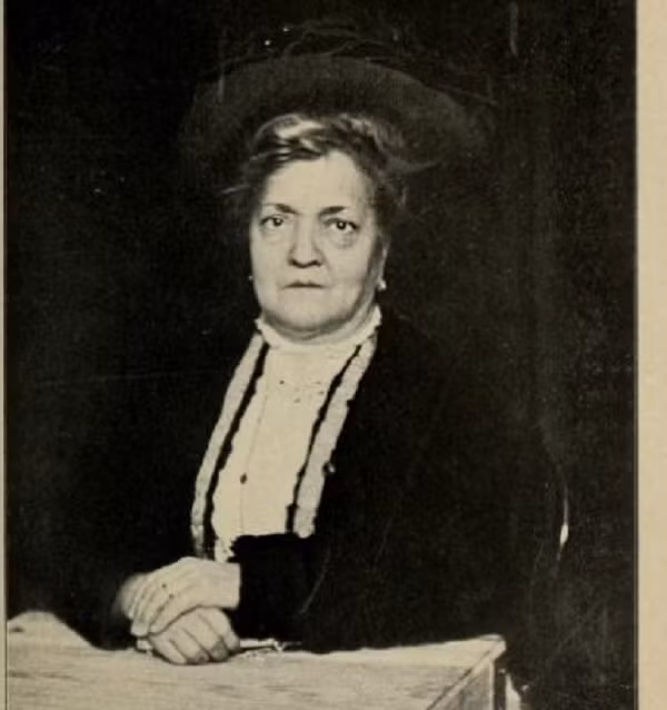 Sau này, bà kết hôn với Francesco Niola, một thương gia. Người phụ nữ này được xem là một hiện tượng siêu nhiên ở thời đại của bà.