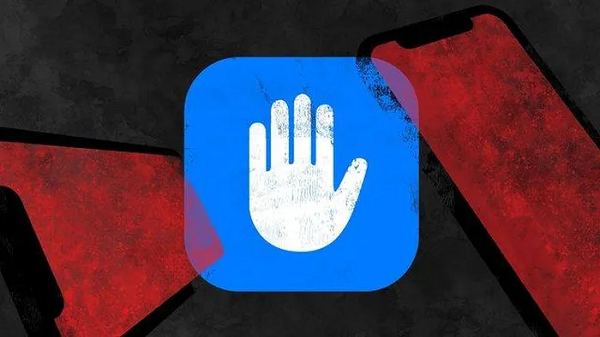 Lockdown Mode là chế độ đặc biệt giúp bảo vệ iPhone trước những cuộc tấn công mạng tinh vi, hướng đến những người cần độ bảo mật thông tin cao như nhà báo, luật sư,...