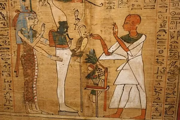 Và “cuốn sách của cái chết” ghi lại đầy đủ tất cả những chi tiết đó, giúp linh hồn trải qua các nguy hiểm mà thần Osiris đã đặt ra. Trên con đường tới “Field of Reeds”, chỉ có thần chú trong “cuốn sách của cái chết” mới giúp linh hồn hạ gục quái vật mà thần Osiris phái tới.