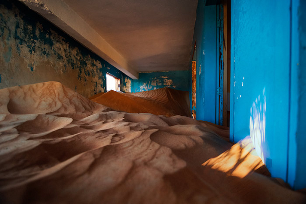 "Làng ma không phải là một điểm đến phổ biến với tất cả du khách. Nhưng nó dần trở thành địa điểm ưa thích của những người yêu phiêu lưu", S.Y Sunil của công ty du lịch Desert Safari Tours có trụ sở tại Dubai cho biết.