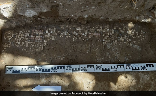 Bên cạnh đó, các nhà khảo cổ còn tìm thấy một số cấu trúc là tàn tích các bức tường cổ cùng nhiều đồ vật có giá trị cao như các đồ tạo tác bằng thủy tinh.