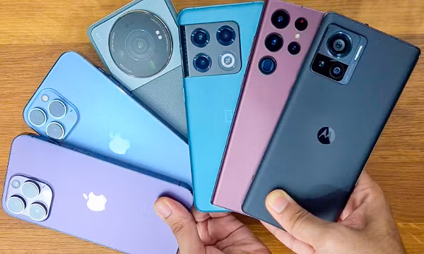 Mrwhosetheboss, tài khoản YouTube có hơn 11 triệu người theo dõi, đã thử đo thời lượng pin của iPhone 14, 14 Pro, 14 Pro Max và các model tiền nhiệm gồm iPhone 13, 13 mini, 12 và SE 2022.