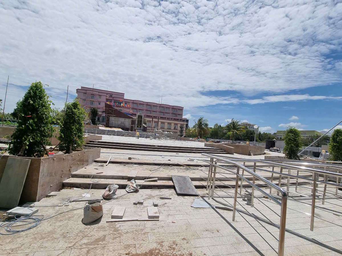 Trà Vinh: Công trình Bia chiến thắng gần 20 tỷ thi công ra sao? - Hình 4 Tra Vinh: Cong trinh Bia chien thang gan 20 ty thi cong ra sao?-Hinh-4