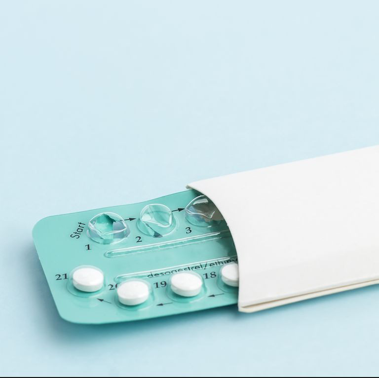 Sử dụng thuốc tránh thai chỉ chứa progestin: Phụ nữ có tiền sử đau nửa đầu và bốc hỏa nên tránh sử dụng thuốc tránh thai, tránh hút thuốc và nên kiểm soát huyết áp.