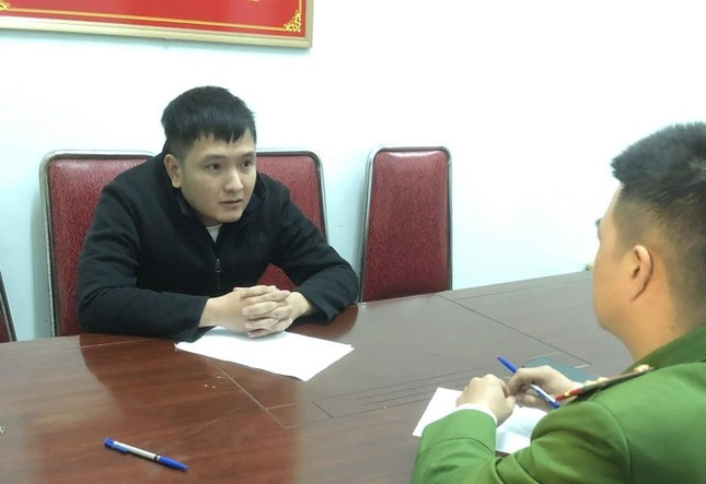 Xác minh vụ việc người đàn ông hành hung nam sinh giữa đường - Hình 2 Xac minh vu viec nguoi dan ong hanh hung nam sinh giua duong-Hinh-2