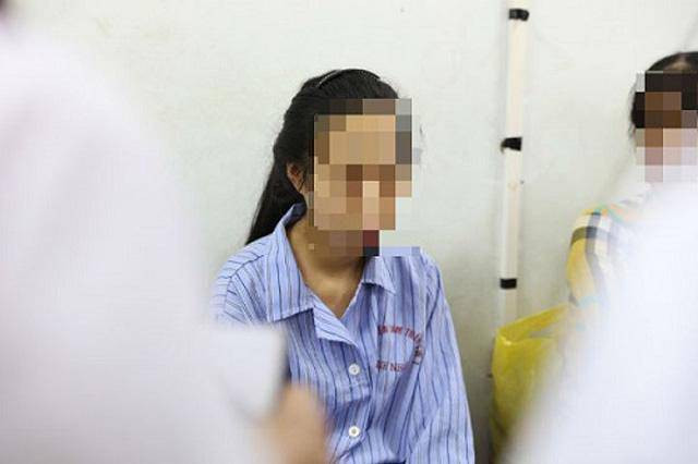 Hiện nay, học sinh là một đối tượng dễ rơi vào tình trạng nghiện mạng xã hội. Ảnh: khám phá