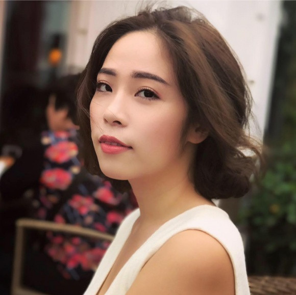 Riêng vợ sắp cưới của MC Đức Bảo khâm phục và cho rằng việc cụ tự giải thoát, sống cho bản thân mình không bao giờ là muộn.