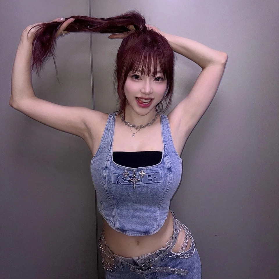 Nu ca si Han gap su co trang phuc-Hinh-10