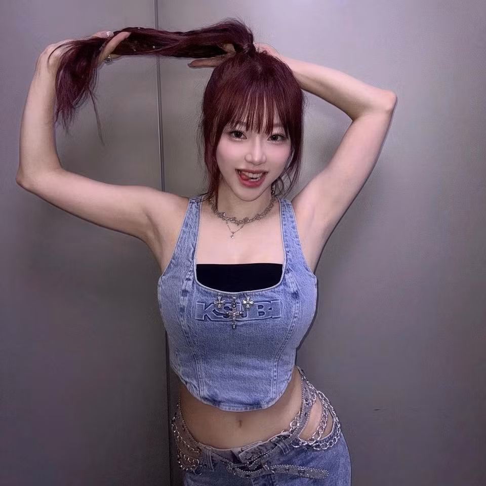 Nu ca si Han gap su co trang phuc-Hinh-10