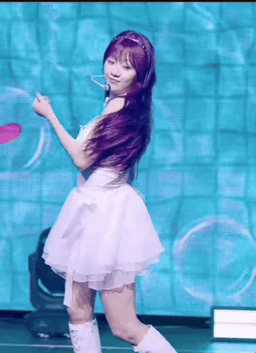 Nu ca si Han gap su co trang phuc-Hinh-2