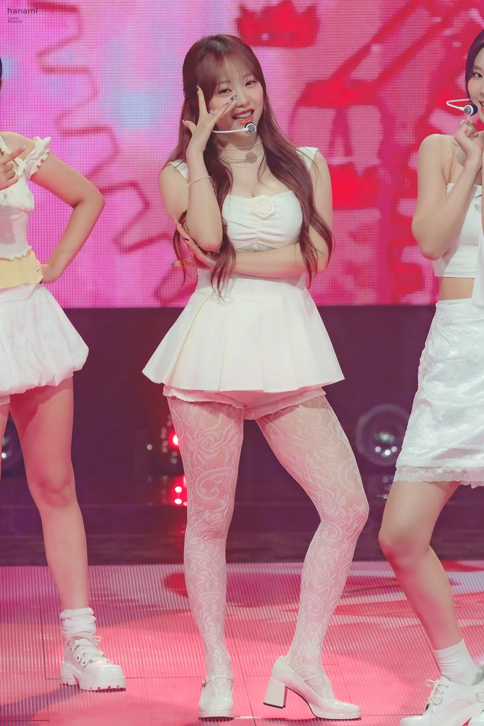 Nu ca si Han gap su co trang phuc-Hinh-7