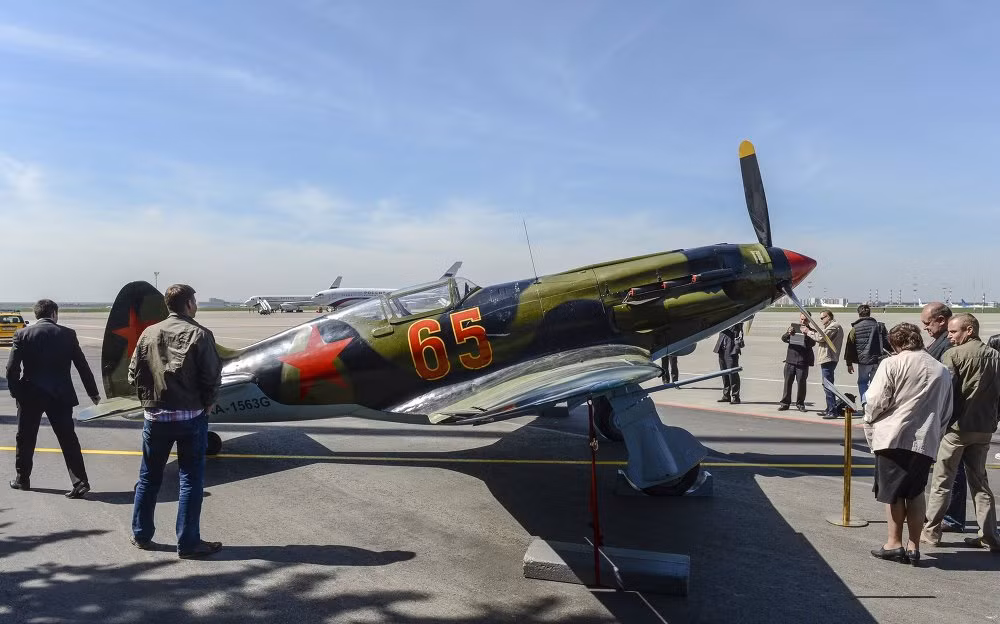 Chiếc tiêm kích đánh chặn MiG-3 được trưng bày trong cuộc triển lãm kỉ niệm cuộc Chiến tranh Vệ quốc vĩ đại ở sân bay Vnukovo.