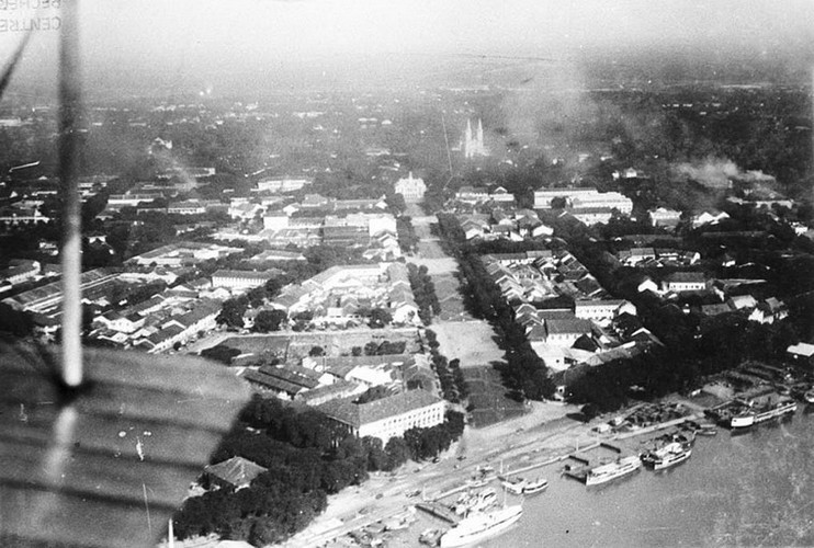 Bến Bạch Đằng, đại lộ Charner, Dinh Xã Tây và nhà thờ Đức Bà.