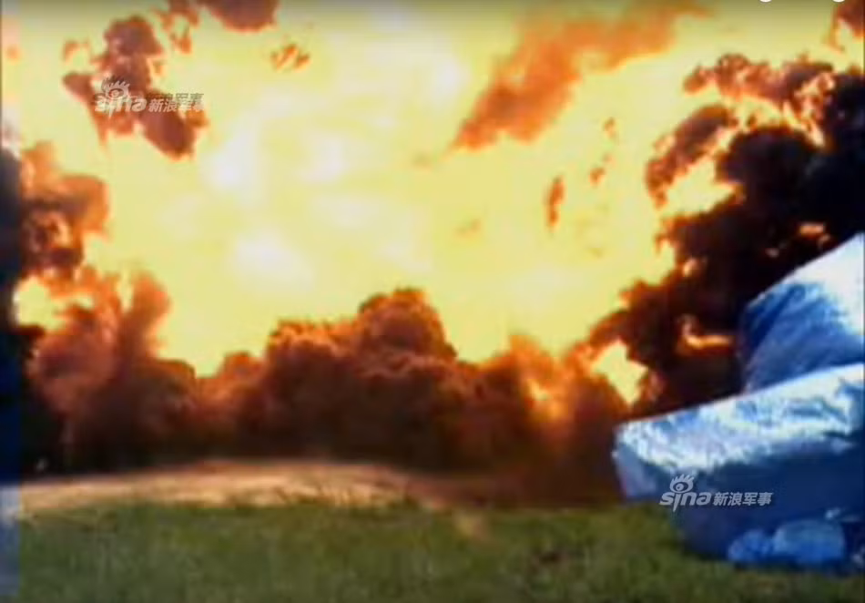 Với đầu nổ nặng 8,4kg kiểu tandem, Javelin thừa sức đục mọi nóc xe tăng hiện nay kể cả Armta T-14 của Nga. Nguồn ảnh: Sina