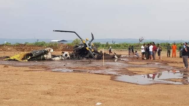 Theo xác minh, trực thăng Mi-17V5 của Indonesia rơi trong lúc đang bay huấn luyện. Chỉ huy phụ trách thông tin của quân đội Indonesia, tướng Nefra Firdaus cho biết có tổng cộng 9 binh sĩ trên chiếc trực thăng, trong đó 4 người thiệt mạng và 5 người bị thương.
