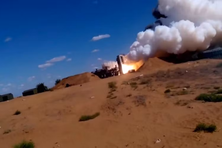 Điều này đặt ra nhiều câu hỏi liên quan đến hiệu quả của vũ khí Nga và hiệu suất chiến đấu của S-300, đặc biệt là trong 40 năm qua kể từ thời điểm bắt đầu làm nhiệm vụ, S-300 chưa hạ gục bất kỳ mục tiêu nào trong thực chiến.