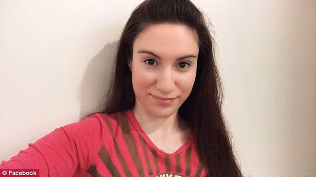 Gai tre duoc ghep am dao nhan tao de lam “chuyen ay“-Hinh-2