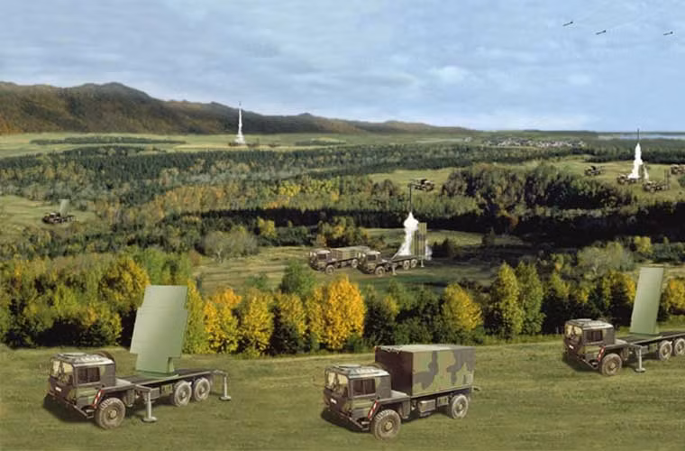 Tổ hợp phòng không - phòng thủ tên lửa MEADS được cấu thành từ 5 thành phần chính gồm: radar điều khiển hỏa lực; radar trinh sát/giám sát; hệ thống điều khiển trung tâm; bệ phóng tên lửa và đạn tên lửa đặt trong hộp.