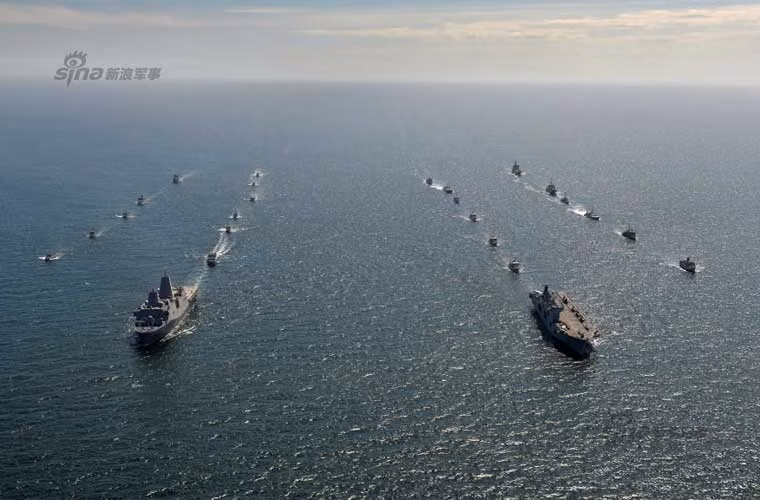 Đội hình tàu chiến của 17 nước NATO tập trận lớn trên biển Baltic.