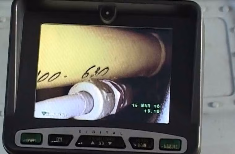 Thiết bị sửa chữa hiện đại, cho phép các “bác sĩ” có thể phát hiện những hỏng hóc bên trong của cụm chi tiết.