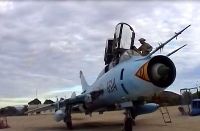 Một chiếc cường kích Su-22 đã được sửa chữa xong.