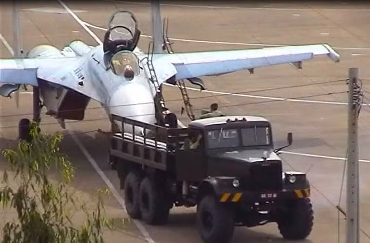 Hiện nhà máy được trang bị dây chuyền sửa chữa khá hiện đại, có thể đáp ứng được nhu cầu sửa chữa lớn các loại máy bay Su-27 và sữa chữa cục bộ máy bay chiến đấu Su-30 và các thế hệ máy bay tiếp theo.