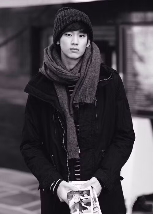 Vẻ đẹp nam tính của "trai đẹp ngoài hành tinh" Kim Soo Hyun. Ảnh: Pinterest.