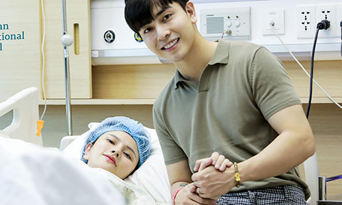 Thu Thuy sinh con gai 3,2 kg cho chong tre Kin Nguyen