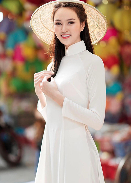 Trần Thị Yến được nhiều khán giả Hoa hậu Việt Nam 2020 chú ý khi sở hữu gương mặt hao hao Á hậu Thụy Vân và có đôi chân dài 1m21.