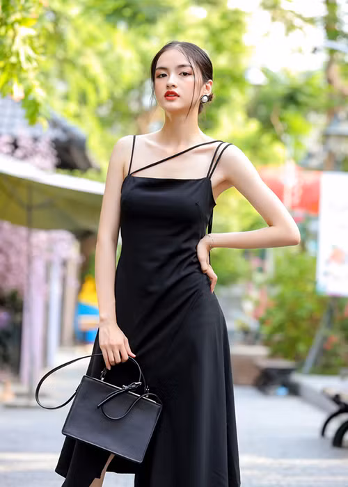 Nguyễn Hà My - Hoa khôi Đại học Ngoại thương 2019 sở hữu gương mặt sắc sảo, vóc dáng cân đối. Ảnh: Zing