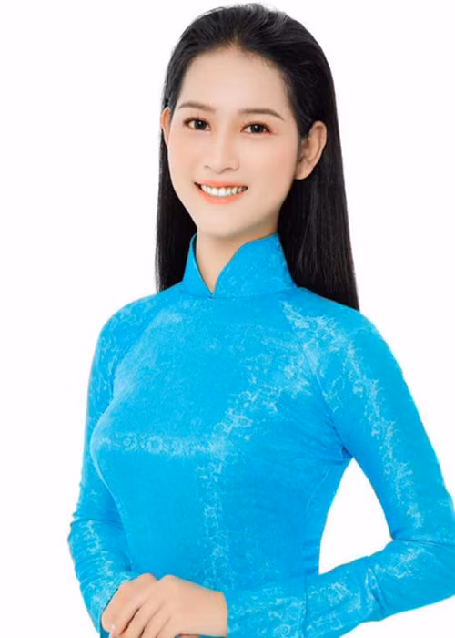 Lê Thị Tường Vy đoạt vương miện cuộc thi Hoa khôi Đại học Nam Cần Thơ 2020.