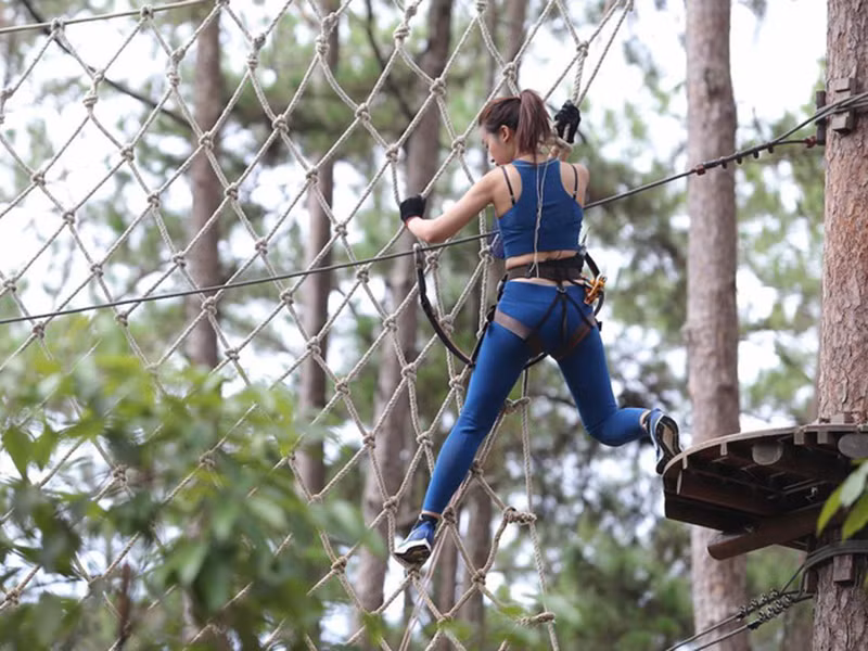 Sau loạt sự cố của Mỹ Linh, nhiều khán giả khuyên cô nên cẩn trọng hơn trong việc chọn nội y. Ảnh: Vietnamnet