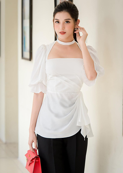 Đến nay, Huyền My chưa từng công khai bất kì mối tình nào với công chúng nhưng vướng một số tin đồn hẹn hò. Năm 2015, người đẹp bị đồn yêu thiếu gia Thế Anh.