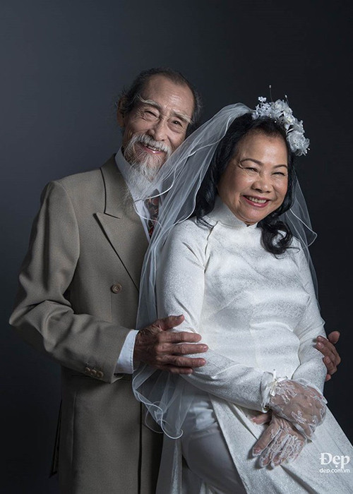 Trong hơn 50 năm chung sống, cả hai chưa một lần lớn tiếng với nhau vì theo nghệ sĩ Thanh Dậu, vợ chồng bà rất hiểu nhau. Ảnh: Đẹp