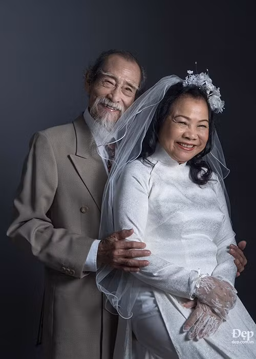 Trong hơn 50 năm chung sống, cả hai chưa một lần lớn tiếng với nhau vì theo nghệ sĩ Thanh Dậu, vợ chồng bà rất hiểu nhau. Ảnh: Đẹp