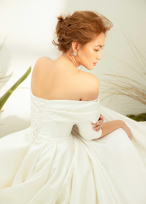 Ngoài đời, Ngọc Lan là bà mẹ đơn thân gợi cảm.