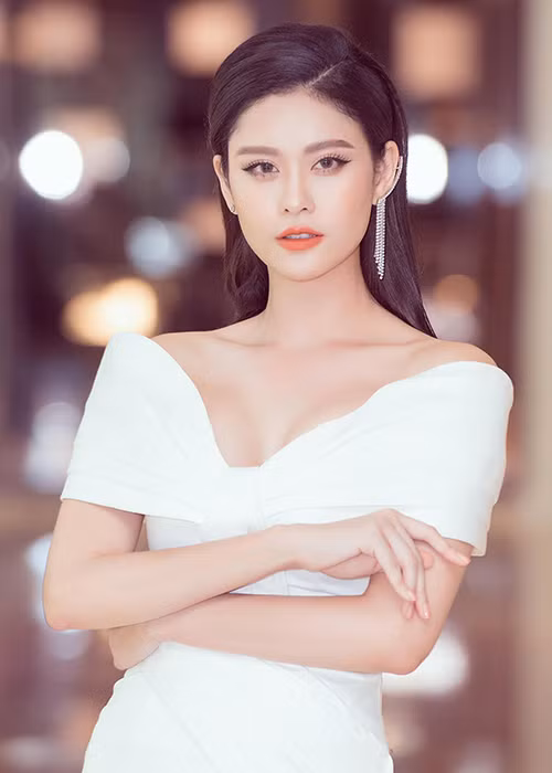 Sau khi ly hôn, Trương Quỳnh Anh ngày càng gợi cảm.